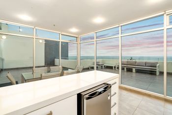 Penthouse Liberty Towers - Australia Shopping 1