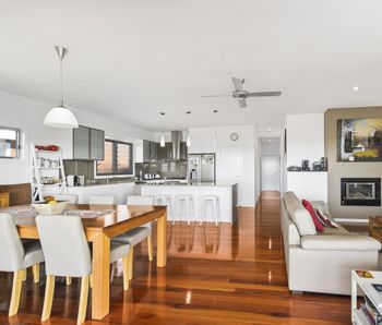 SUNNY DAZE BONNY HILLS - Australia Shopping 4