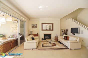 Harbourfront Retreat - Accommodation Australia 0