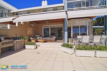 Harbourfront Retreat - Accommodation Australia 4