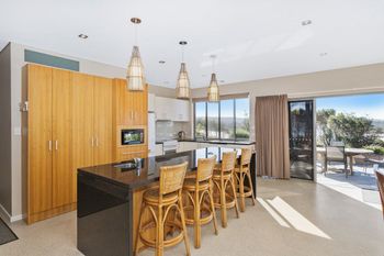 DOLPHIN VIEWS - Accommodation Australia 4