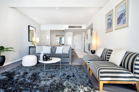 H Residences 2 Bedroom Ocean View In Surfers Paradise - Accommodation Australia 1