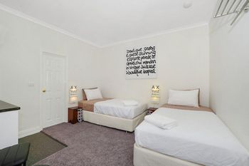 Spooky Hall Motel - Local Tourism 5