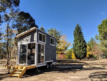 Big Tiny The Whispers - Bed n Breakfasts 4