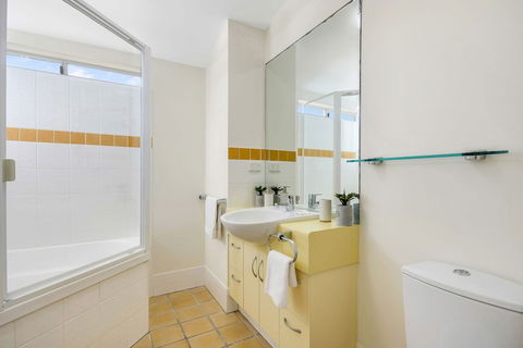 Alex Beach Resort 412 - Accommodation Australia 5