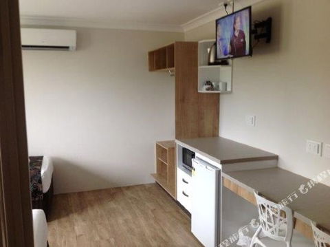 BEST WESTERN CASTLE LODGE MOTEL - Accommodation Australia 0