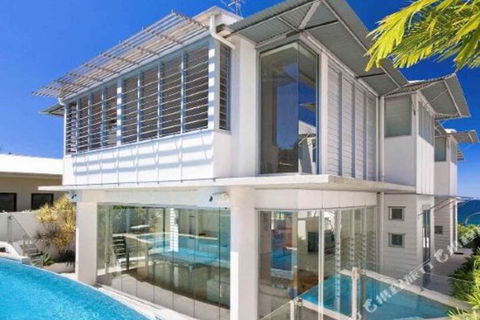 R & W Noosa Holidays 19 The Esplanade - Accommodation Australia 0