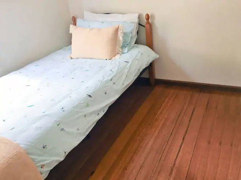 Sun, Beach, Shops, Wifi, Netflix - Local Tourism 3