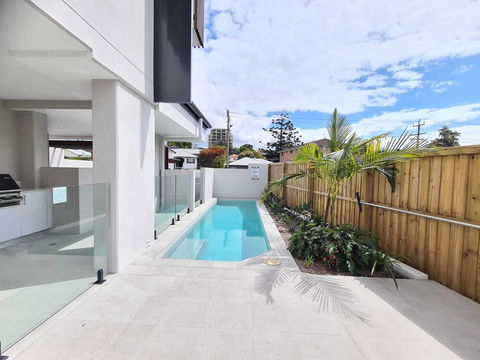 Modern 2 BR With Private Pool & Garden - Local Tourism 2