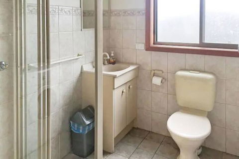 Home Near Shops & Beach - Accommodation Australia 1