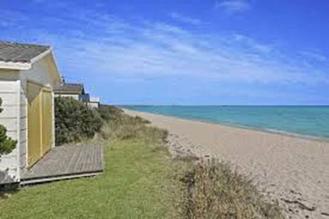 Home Near Shops & Beach - Accommodation Australia 2