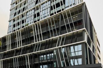 Panoramic Melbourne Views From Stylish Apartment - Accommodation Australia 0