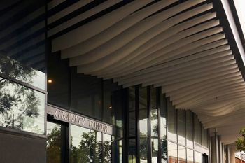 Panoramic Melbourne Views From Stylish Apartment - Accommodation Australia 3