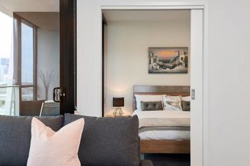 Panoramic Melbourne Views From Stylish Apartment - Accommodation Australia 6