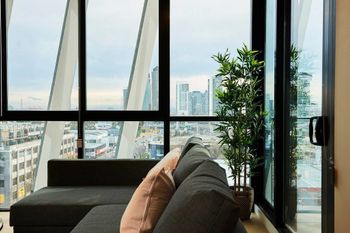 Panoramic Melbourne Views From Stylish Apartment - Accommodation Australia 5