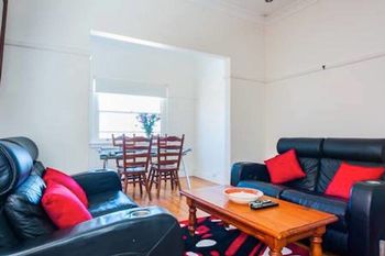 Coogee Apartment - Local Tourism 2