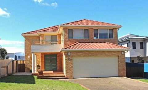 DAY DREAMING On DONLAN - Accommodation Australia 0