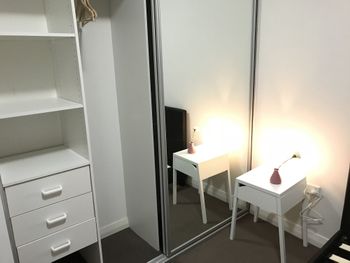 Chic & Cosy Apartment Near Airport & CBD - Accommodation Australia 4