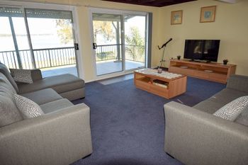 Diamond Lake House - Accommodation Australia 3