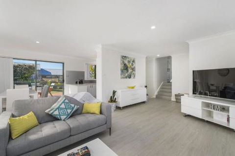 Right At Home In Bonny Hills - Accommodation Australia 2