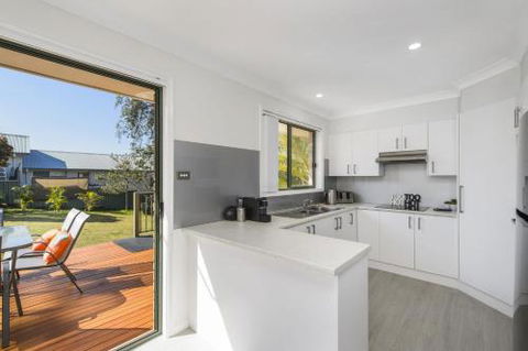 Right At Home In Bonny Hills - Accommodation Australia 1
