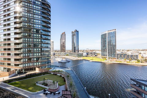 Sabrina, 2BDR Docklands Apartment - Accommodation Australia 0