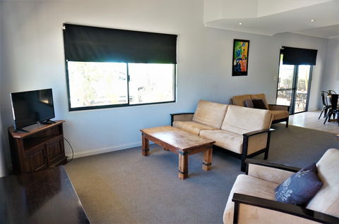 Ningaloo Breeze Villa 10 - Australia Shopping 3