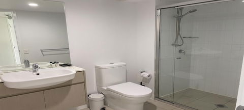 Airtrip Apartments On Carlyle St. Mackay - Australia Shopping 1