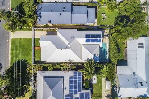 A PERFECT STAY - Stanhope Byron - Australia Shopping 1