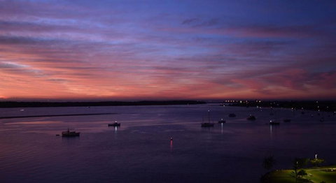 Broadwater Shores Waterfront Apartments - Australia Shopping 1