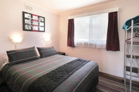 Georges Bay Apartments - Accommodation Australia 3