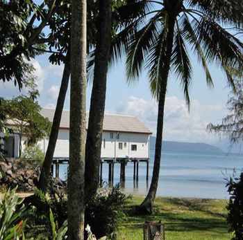 Port Douglas On Macrossan - Australia Shopping 2