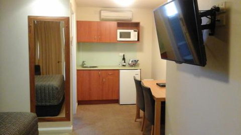Willows Motel - Accommodation Australia 6