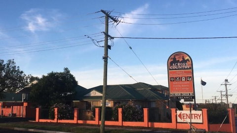Across Country Motor Inn - Accommodation Australia 5