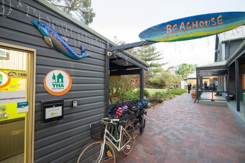 Dunsborough Beachouse YHA Backpackers - Accommodation Australia 4