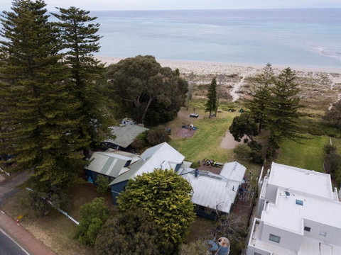 Dunsborough Beachouse YHA Backpackers - Accommodation Australia 2