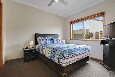Apartments On Church - Unit 7 - Australia Shopping 3