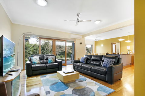 Apartments On Church - Unit 7 - Australia Shopping 4