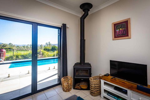 Mandalay Villas - Villa 2 - Australia Shopping 6