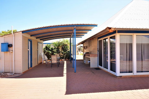 Osprey Holiday Village Unit 123 - Australia Shopping 3