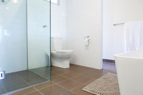 Beach & Bay Holiday House - Local Tourism 2