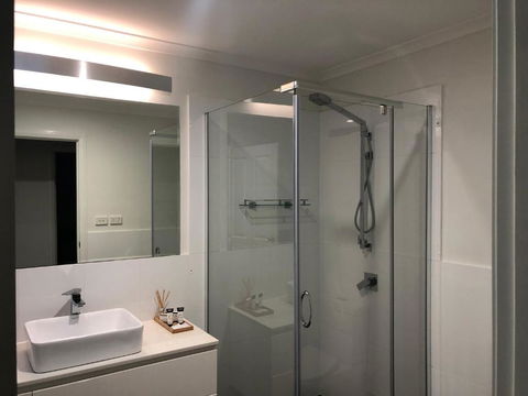 Beach & Bay Holiday House - Local Tourism 1