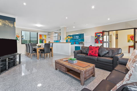 Villa De Marseilles - Melbourne - Local Tourism 4