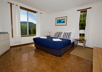 The Cedars Cottages - Australia Shopping 1