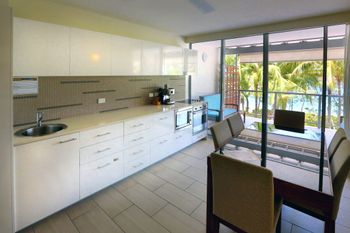 Drift Luxury Private Apartment - Bed n Breakfasts 5