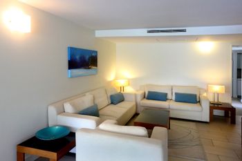 Drift Luxury Private Apartment - Bed n Breakfasts 2