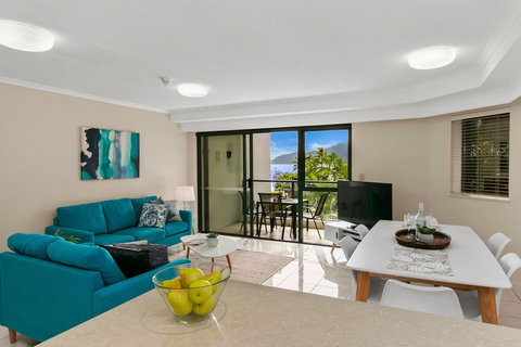 Cairns Oceanview At 181 The Esplanade 19 - Bed n Breakfasts 1