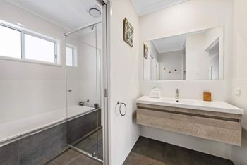 Del Boca Vista - 4 Bedroom House - Australia Shopping 1