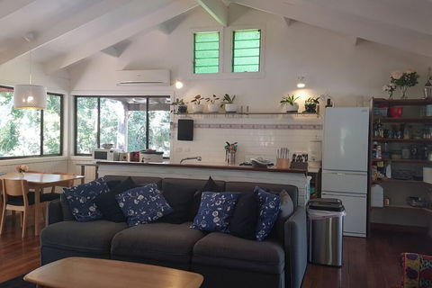 1 Bedroom Home Surrounded By Nature - Bed n Breakfasts 3