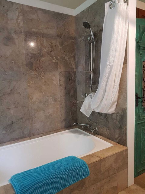 1 Bedroom Home Surrounded By Nature - Bed n Breakfasts 5